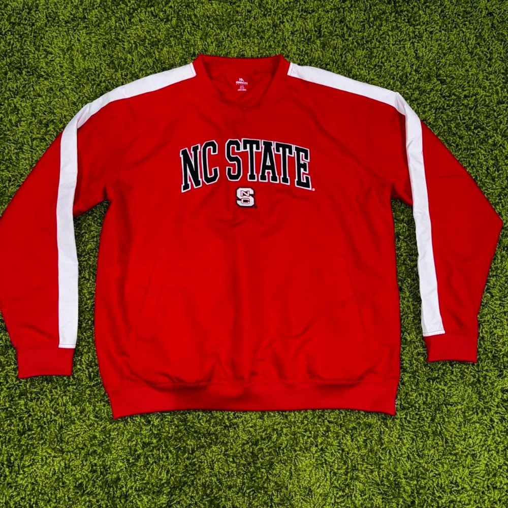 NC State V-Neck Pullover Sz Medium (24Wx27L)